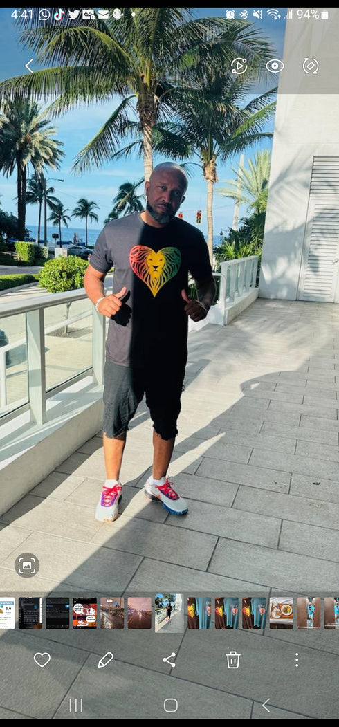 l.e.r.o.c. rasta lion tee